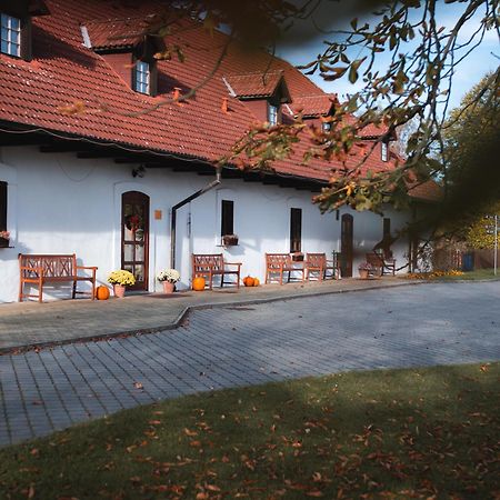 Darovansky Dvur - Wellness & Golf Hotel Břasy Exterior foto